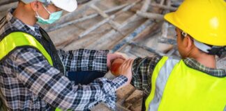 praca budowa wypadek uraz