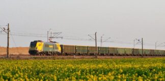 kolej pociag towarowy