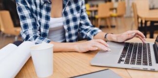 szukanie pracy praca komputer