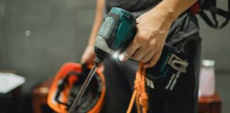 praca budowa fabryka