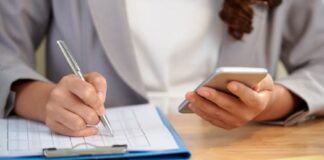 dokument praca telefon