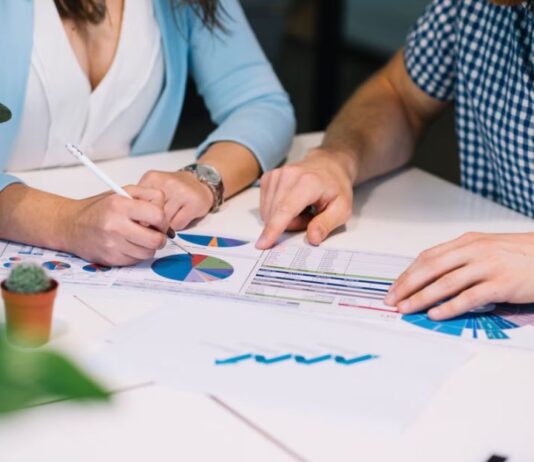 Negatywne nastroje dominują wśród małych i średnich przedsiębiorstw rozmowa porada statystyki praca