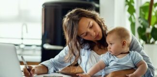 matka praca dziecko zdalna home office