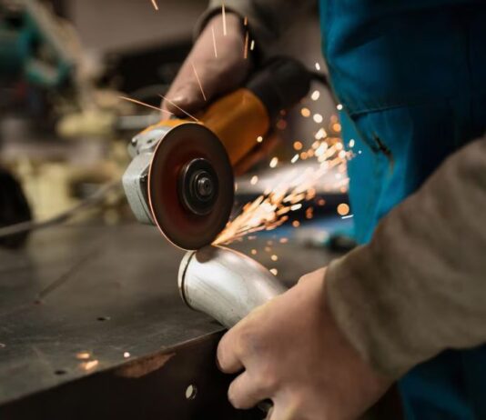 praca fabryka zaklad