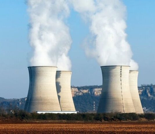 Zielony amoniak może pomóc w dekarbonizacji energetyki i przemysłu elektrownia jądrowa atomowa