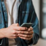 Smartfon zamiast wizyty w urzędzie. Tak działają e-usługi ZUS