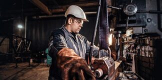 praca zaklad fabryka obcokrajowcy