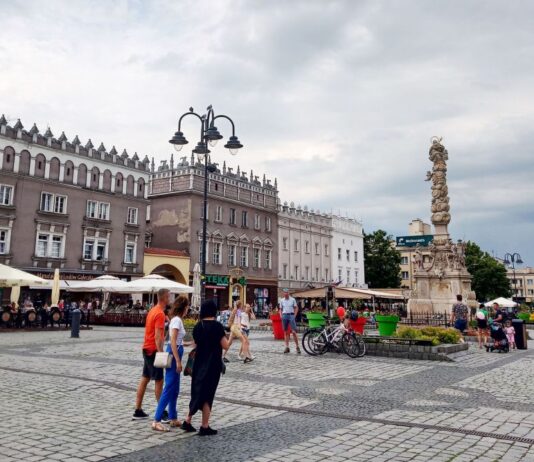 Największe miasta będą rosnąć, małe gminy stracą mieszkańców
