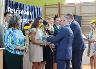 Powiatowa inauguracja roku szkolnego w raciborskim Ekonomiku