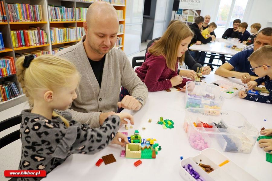 W raciborskiej bibliotece powstał kolorowy świat z klocków