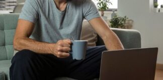 komputer praca zdalna home office