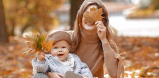 rodzina rodzice dziecko matka kobieta jesien