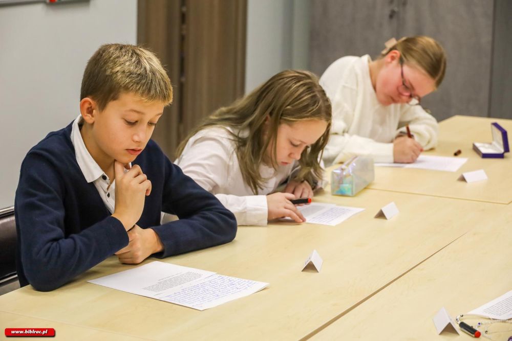 Konkurs pięknego pisania w raciborskiej bibliotece