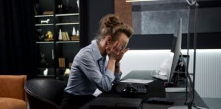 mobbing praca smutek stres