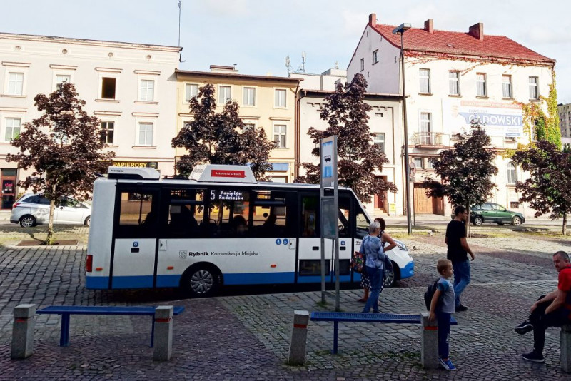 autobus rybnik jezech na sztrom