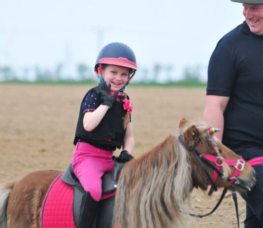 Wielkanocna procesja konna w Raciborzu-Sudole
