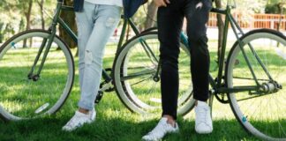 kobieta mezczyzna rower zielen