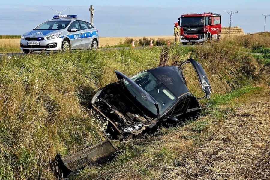 Siedem kolizji w Raciborzu i dachowanie w Krzanowicach. Policja apeluje o ostrożność dachowanie krzanowice