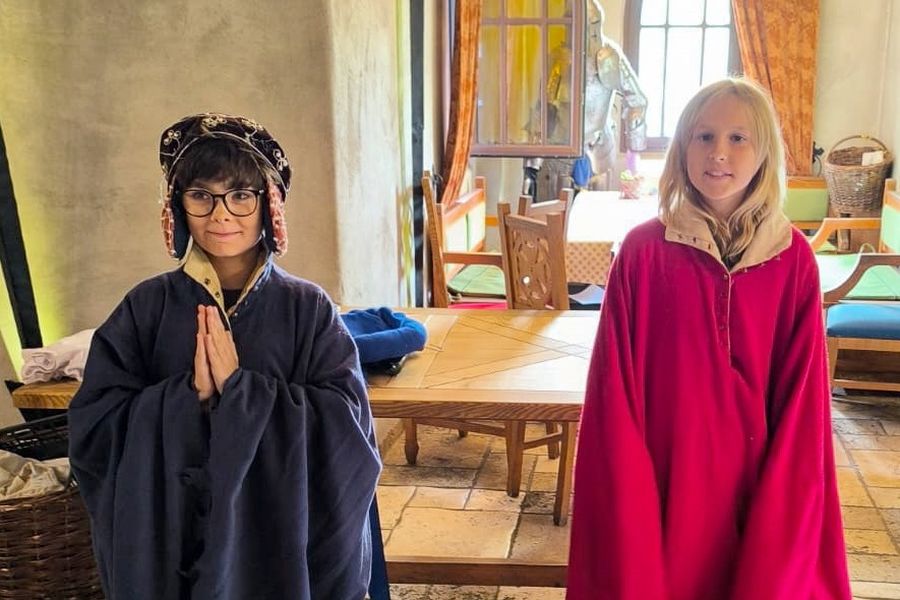 RCK zabrało dzieci w czasy rycerzy i dam dworu