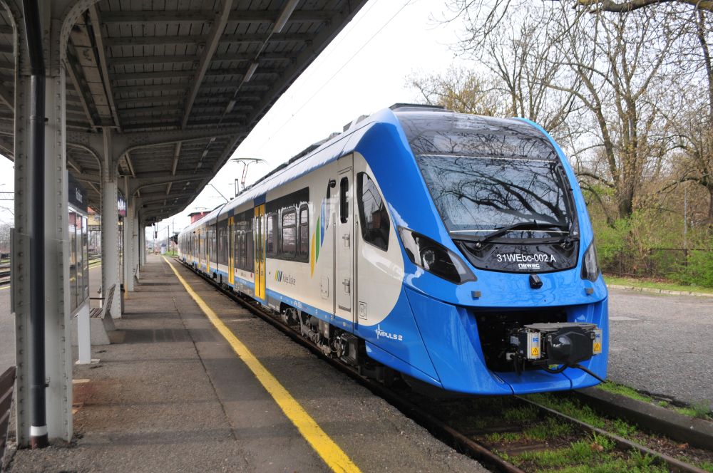 Kolej zamiast samochodu. Ponad 250 mln zł z KPO na Impulsy 2 koleje slaskie impuls 2 stacja raciborz