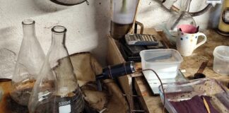 W garażu ukrywał linię produkcyjną narkotyków. Trafił do aresztu