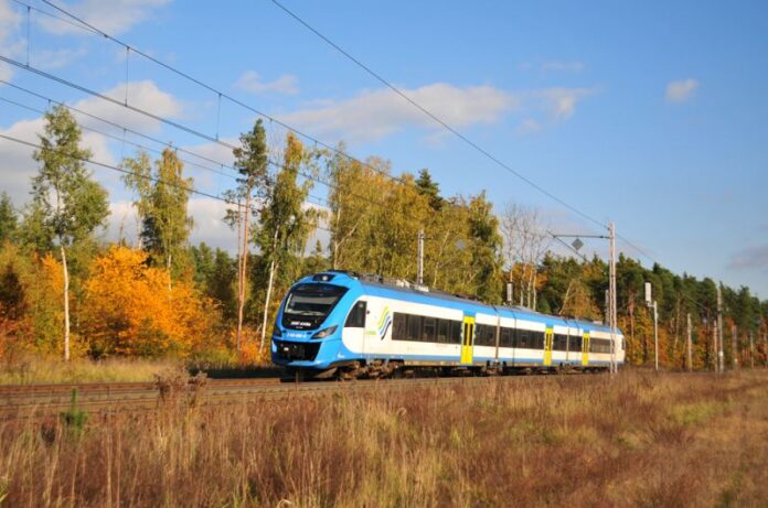 koleje slaskie impuls jesien nedza koleje slaskie impuls jesien nedza