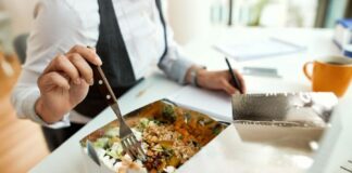 praca jedzenie biuro