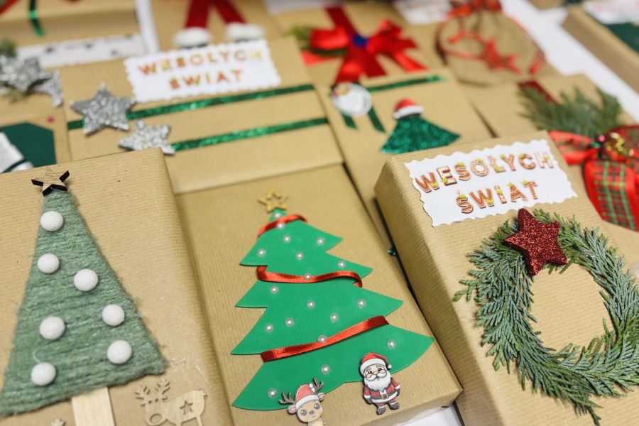 Świąteczne książki-niespodzianki czekają w raciborskiej bibliotece ksiazki niespodzianki