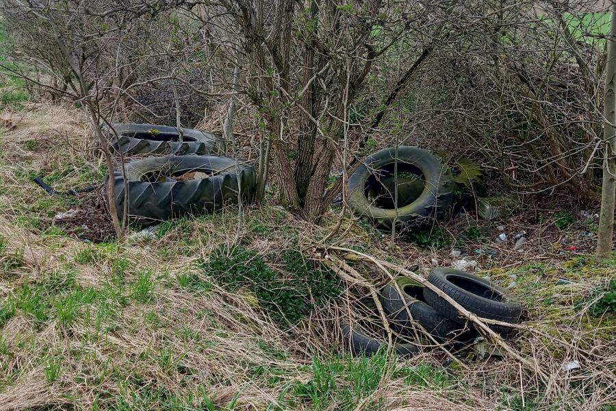 opony wysypisko smieci sudol