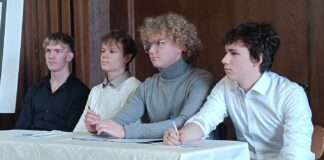 Czy płatności bezgotówkowe to domena wyłącznie młodych? Debata oksfordzka w ZSO nr 1