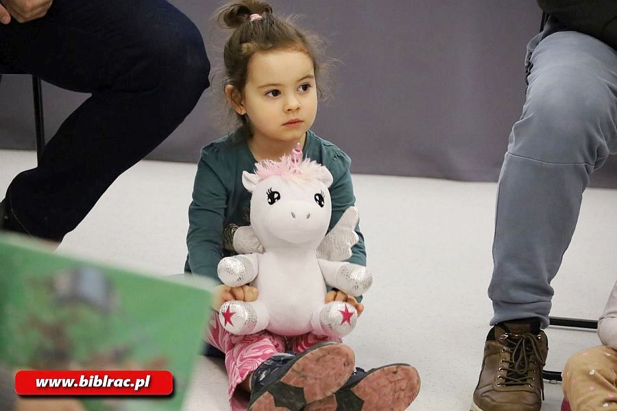 Język angielski na wesoło w bibliotecznym Klubie Ojca