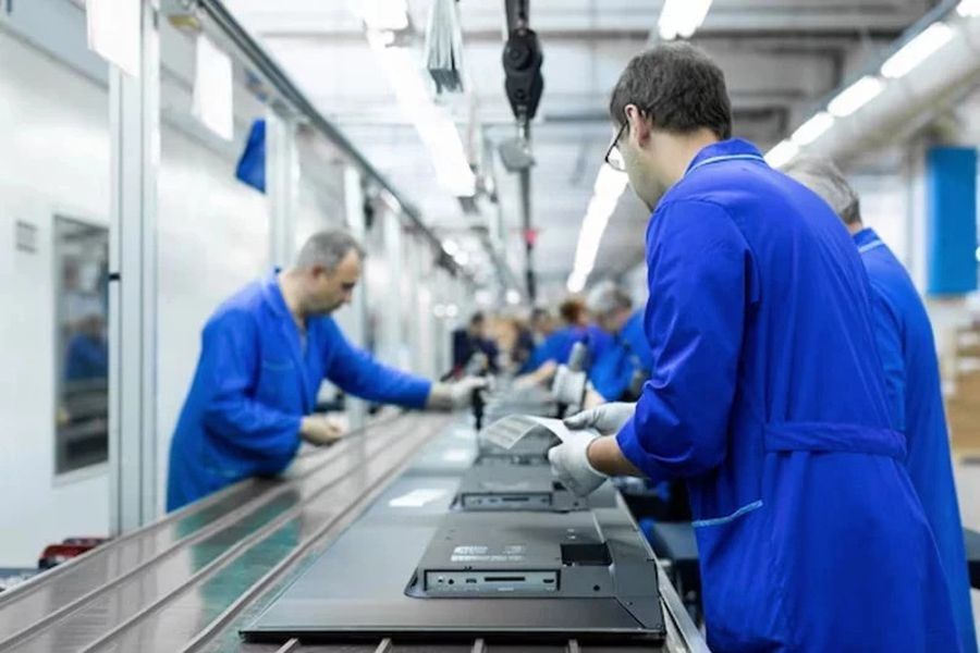 praca fabryka zaklad przemysl