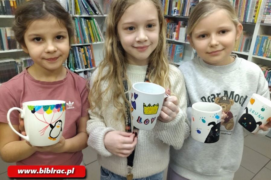 Mali artyści spotkali się na warsztatach ceramicznych w Markowicach