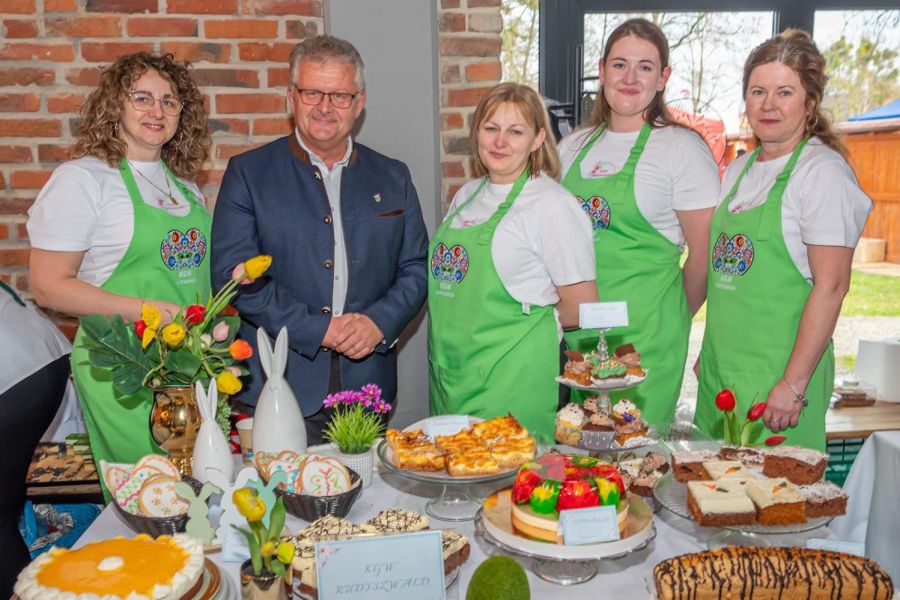 Świąteczny kiermasz w ruinach zamku w Tworkowie