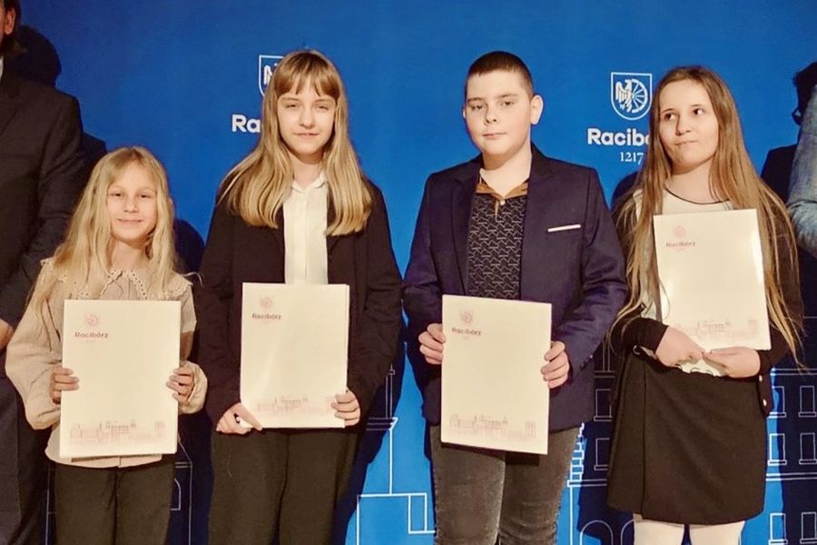 Rozdanie stypendiów za wyniki w nauce w pierwszym półroczu roku szkolnego 2025/2026