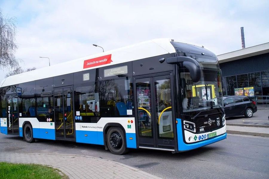 14 autobusów wodorowych zasiliło komunikację miejską w Rybniku autobusy wodorowe rybnik