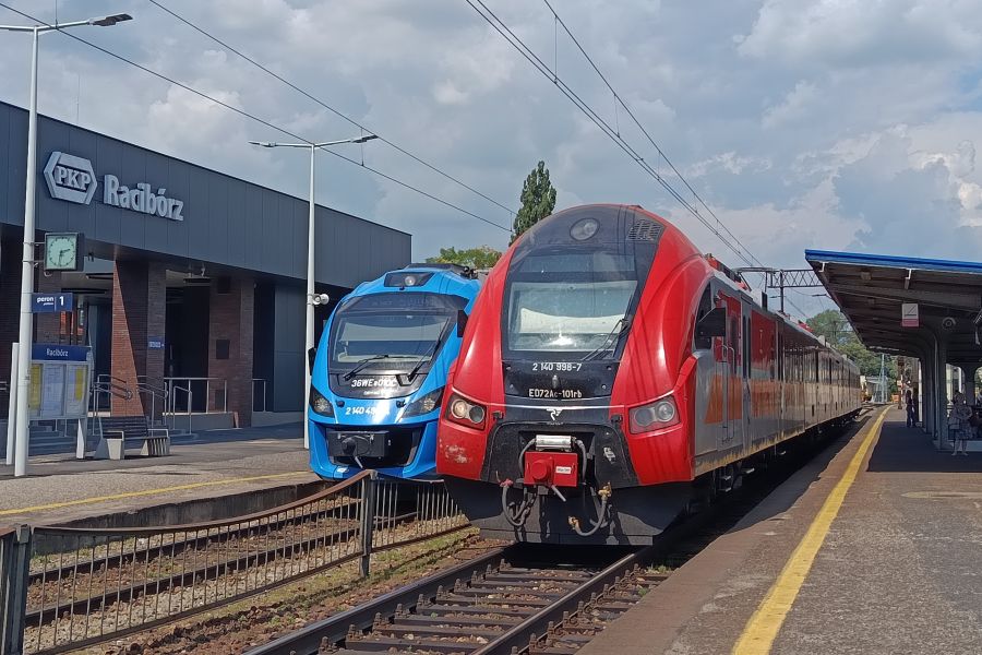pociag poregio stacja raciborz