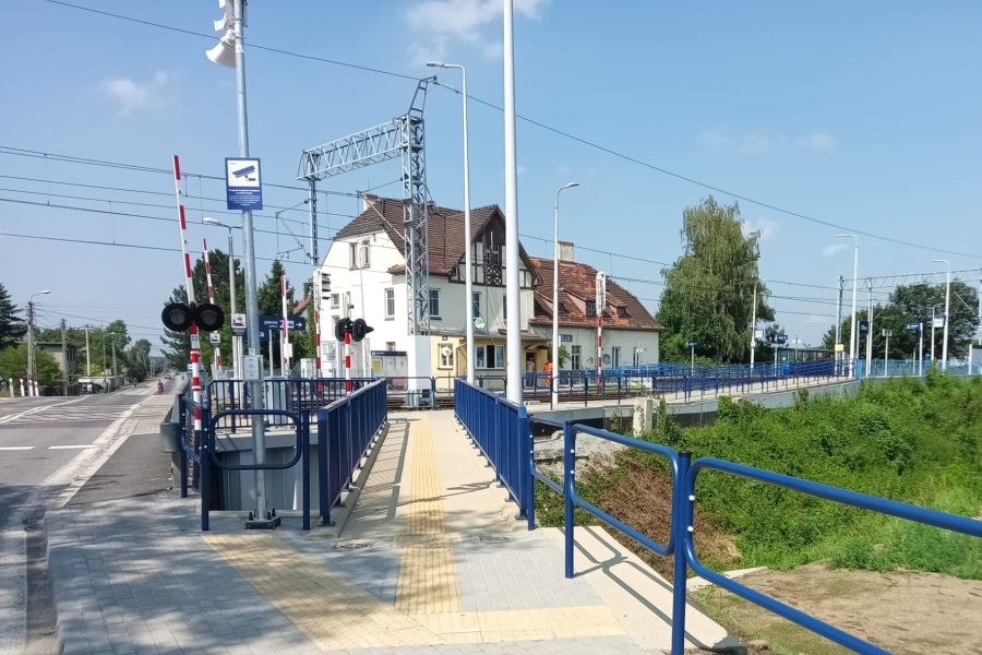 Koniec przechodzenia przez tory. Nowe dojścia do peronów w Olzie Stacja kolejowa Olza