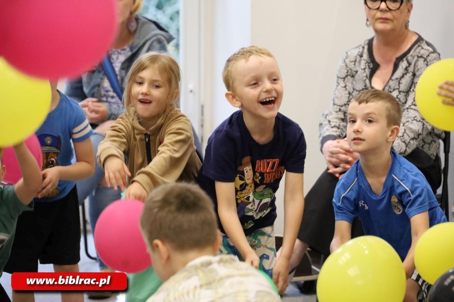 Pan Poeta odwiedził raciborską bibliotekę. Było mnóstwo zabawy i śmiechu