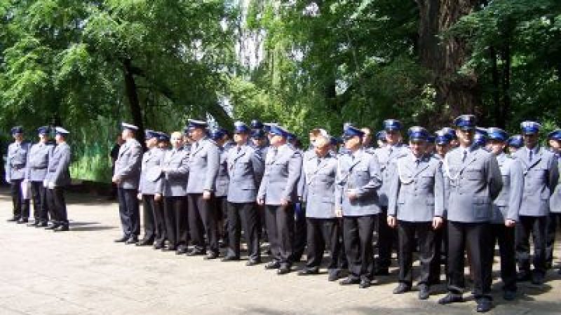Park Zamkowy pełen policjantów