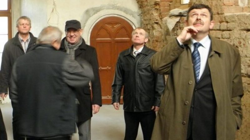Radni powiatowi zwiedzili Zamek Piastowski