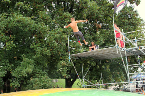 Pokaz Flybag na otwarciu plaży miejskiej w Raciborzu 2016