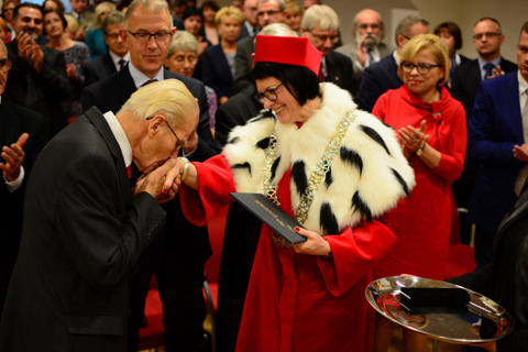 prof. Marian Kapica uhonorowany podczas inaugurowacji roku akademickiego w Raciborzu